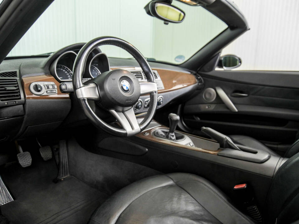 Immagine 11/50 di BMW Z4 2.5i (2003)