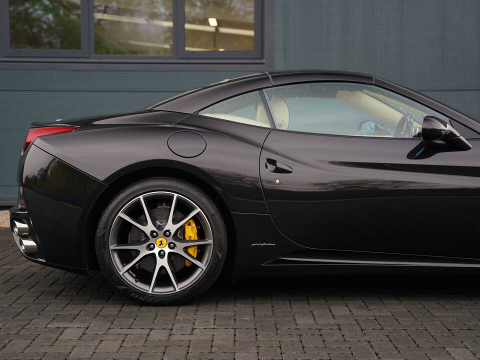 Imagen 23/50 de Ferrari California (2011)