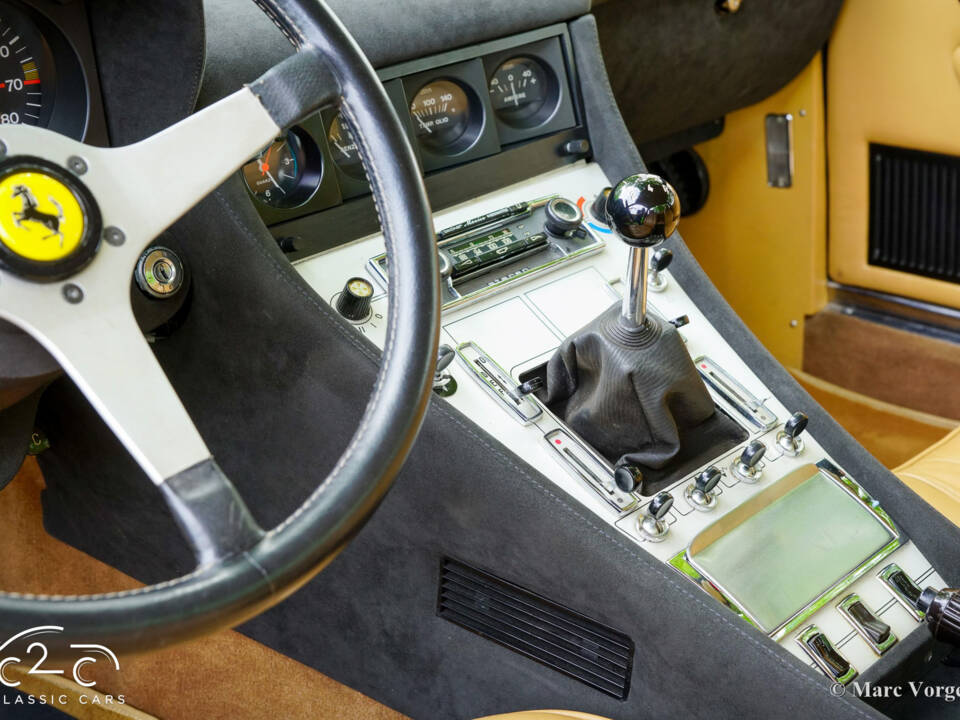 Image 53/80 of Ferrari 365 GTC&#x2F;4 (1972)