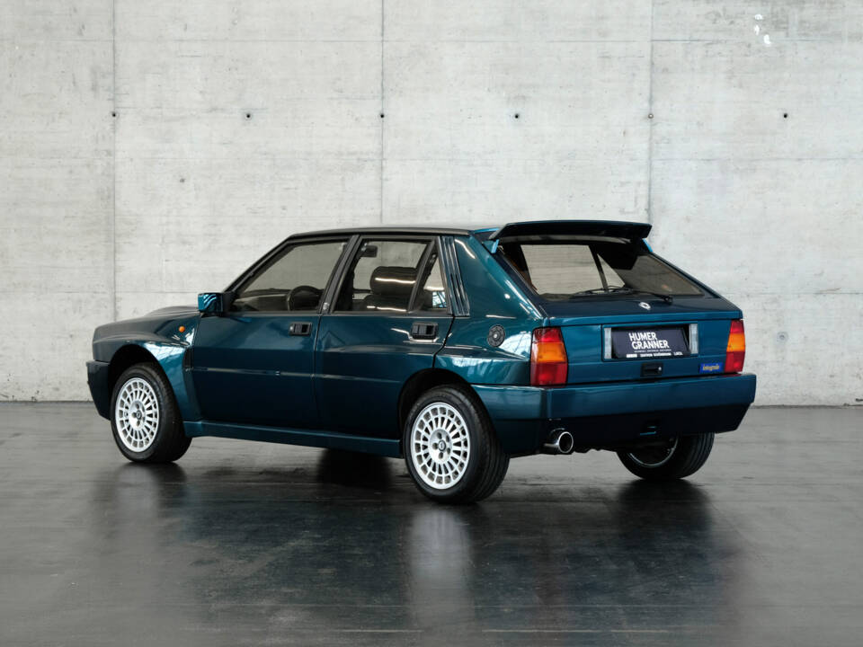 Image 2/24 of Lancia Delta HF Integrale Evoluzione I (1992)