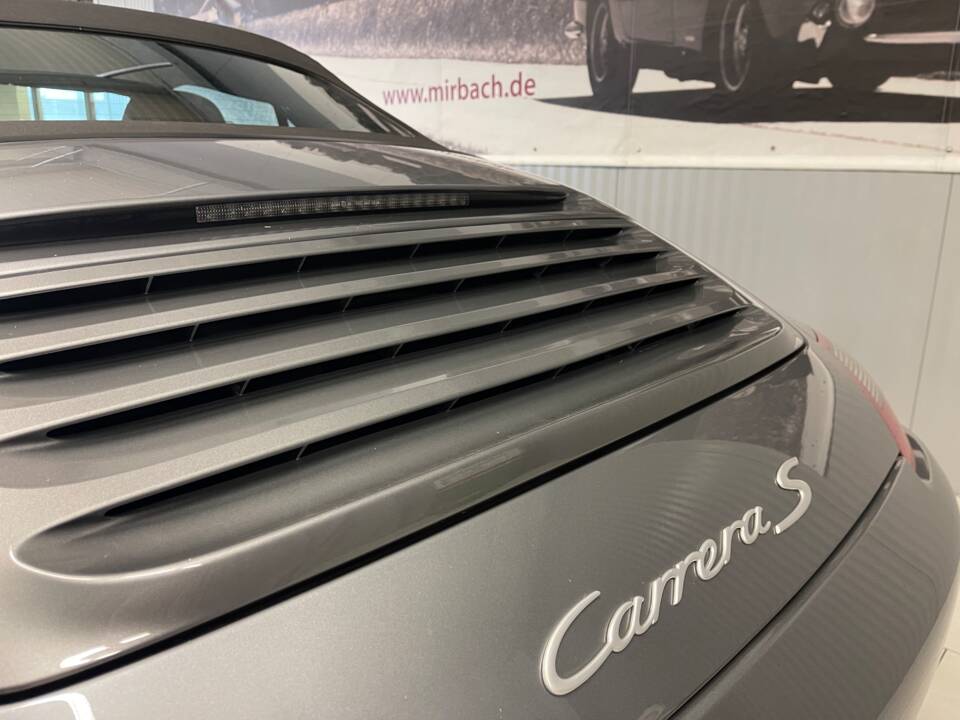 Imagen 13/18 de Porsche 911 Carrera S (2005)