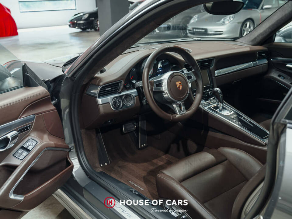 Image 14/23 of Porsche 911 Carrera 4S (2013)