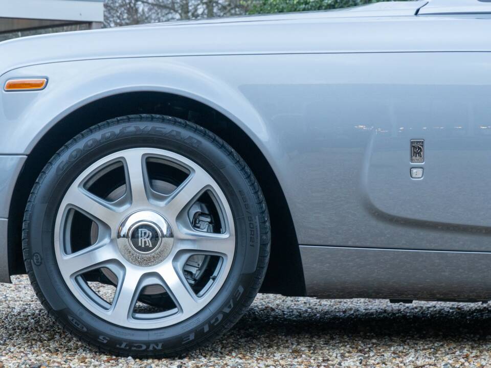 Bild 32/50 von Rolls-Royce Phantom DHC (2009)