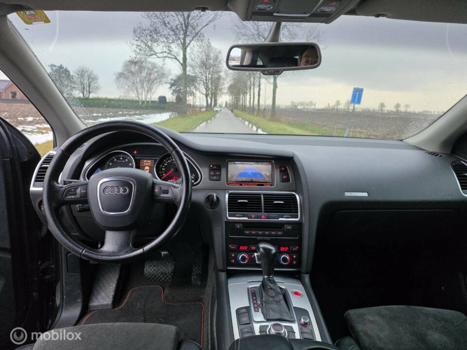 Image 22/50 of Audi Q7 4.2 FSI quattro (2006)