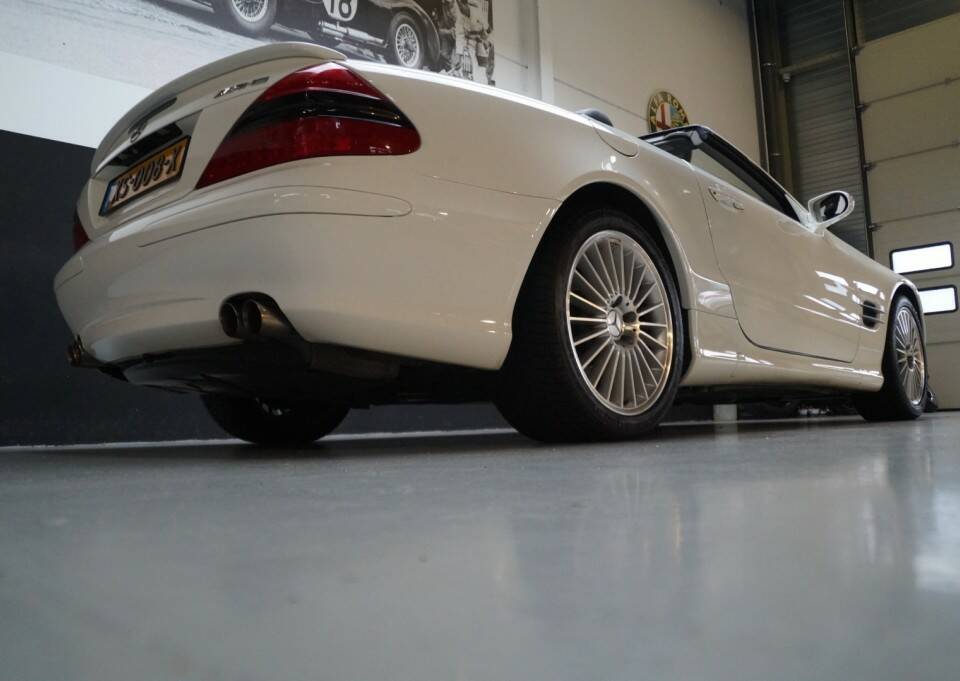 Image 37/46 of Mercedes-Benz SL 500 (2005)