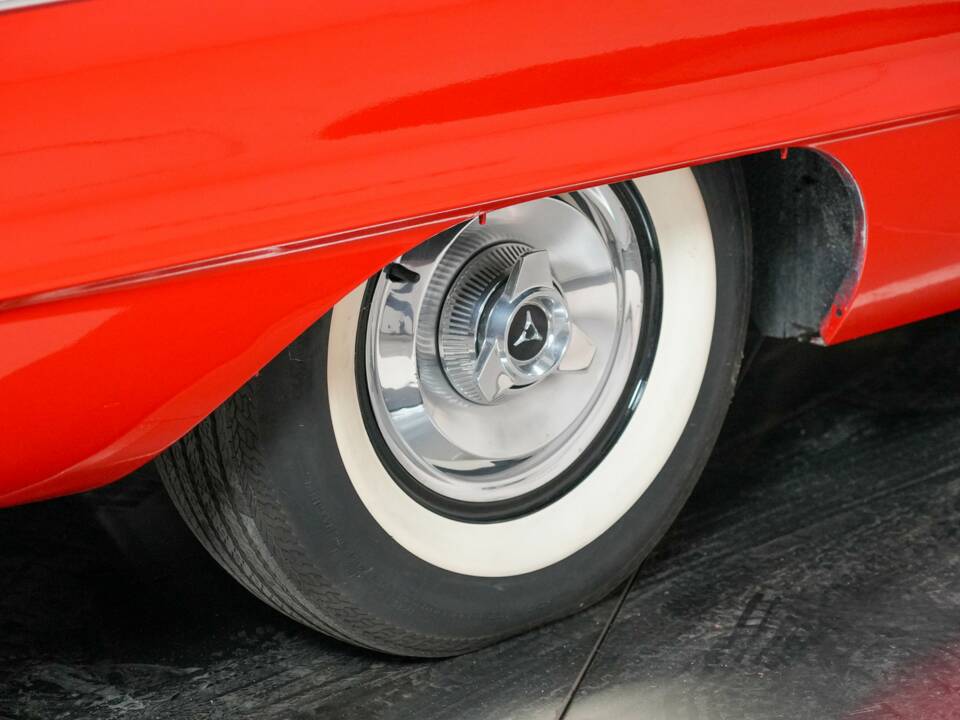 Image 16/44 of Dodge Polara (1965)