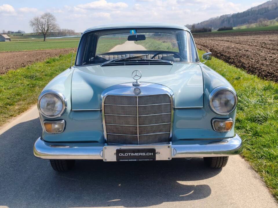 Afbeelding 20/25 van Mercedes-Benz 200 (1967)