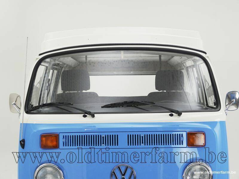 Image 10/15 of Volkswagen T2b Kombi (1973)