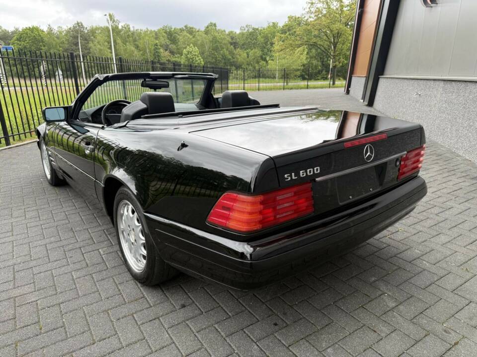 Image 11/50 de Mercedes-Benz SL 600 (1996)