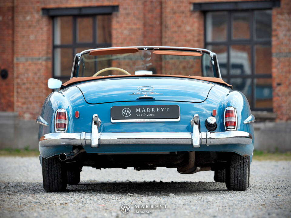 Imagen 4/50 de Mercedes-Benz 190 SL (1962)