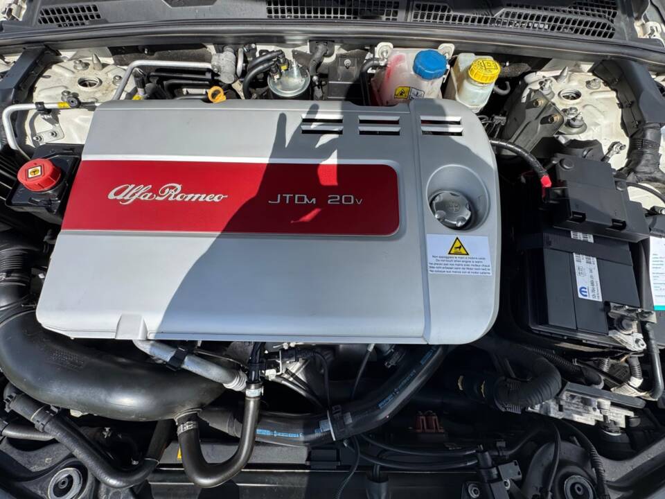 Image 9/13 de Alfa Romeo Spider 2.4 JTDM (2008)