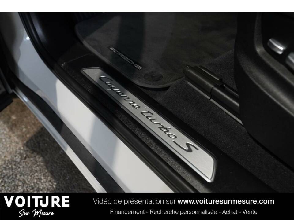 Image 19/25 of Porsche Cayenne Turbo GT (2019)