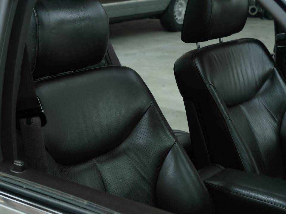 Bild 43/50 von Mercedes-Benz 300 SE (1992)