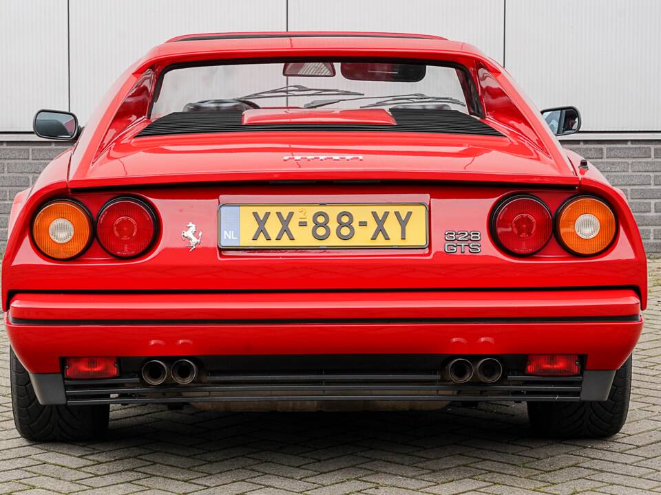 Image 14/30 of Ferrari 328 GTS (1989)