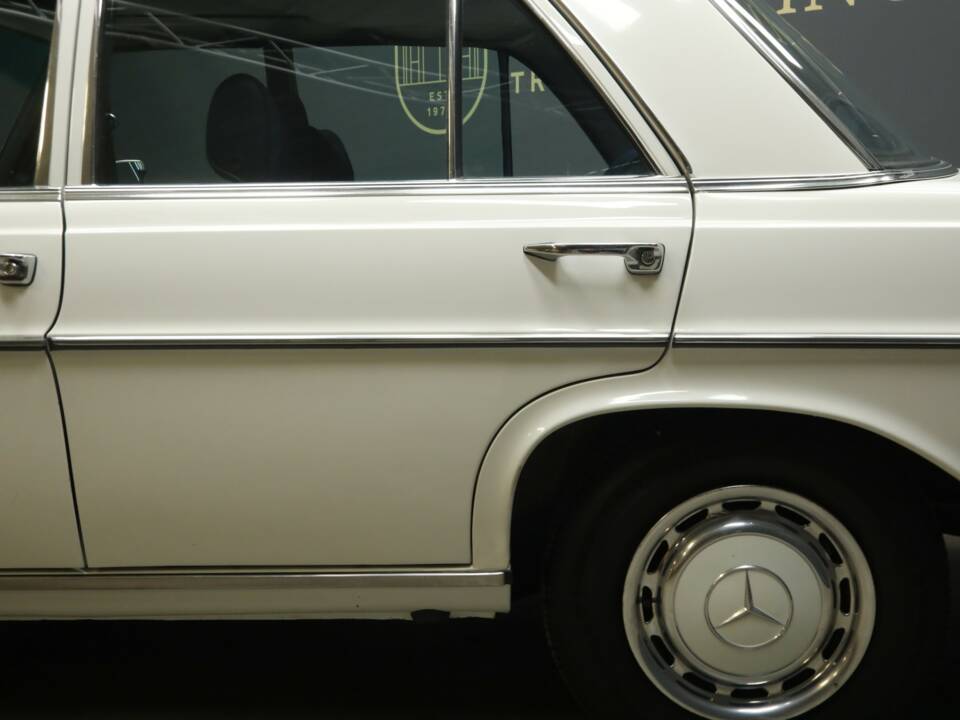 Bild 23/50 von Mercedes-Benz 280 SE (1970)