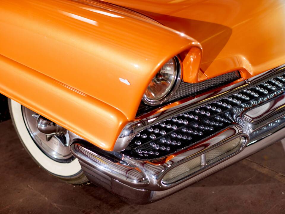Image 28/34 of Lincoln Premiere Hardtop Coupé (1956)