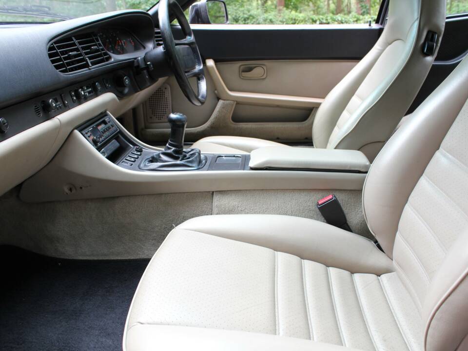 Bild 12/19 von Porsche 944 Turbo (1987)