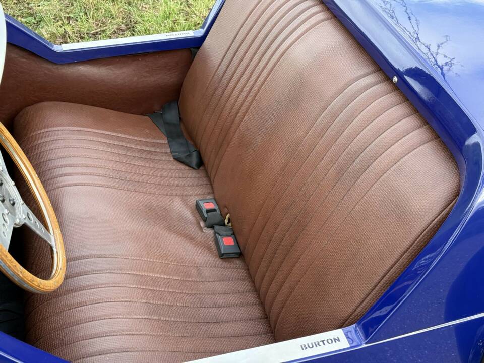 Image 9/17 of Burton Classic (1982)