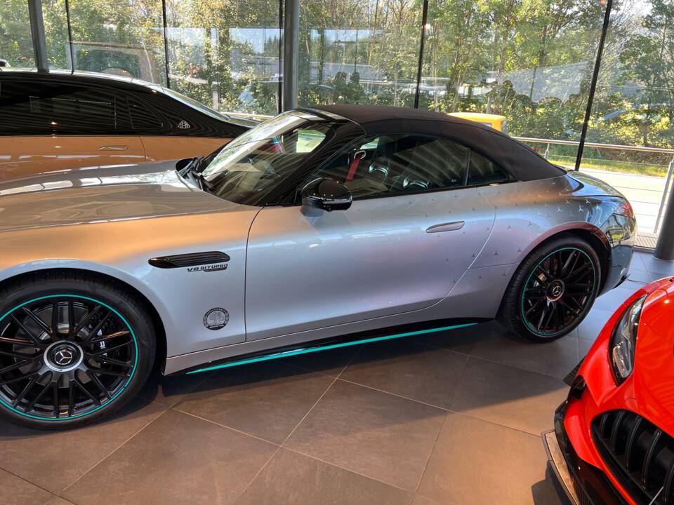 Image 16/56 of Mercedes-AMG SL 63 4MATIC+ &quot;Motorsport Collectors Edition&quot; (2024)