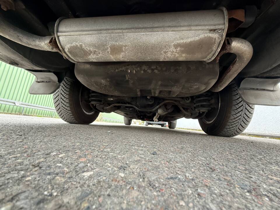 Image 24/54 of Volvo 245 GL (1990)