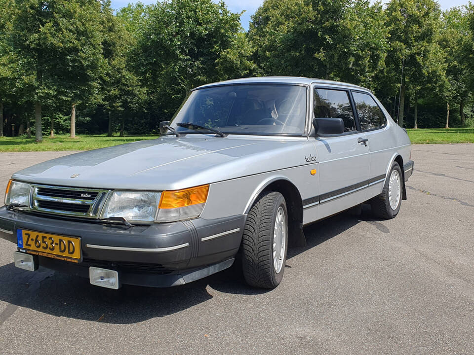 Image 3/8 of Saab 900 Turbo (1987)