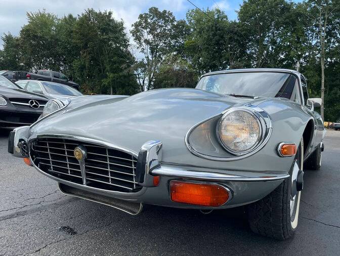 Bild 7/8 von Jaguar E-Type V12 (2+2) (1971)