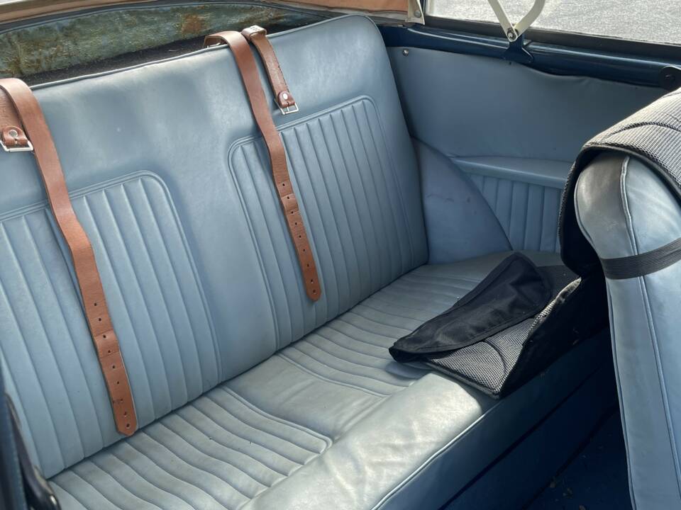 Immagine 8/11 di Morris Minor 1000 (1966)