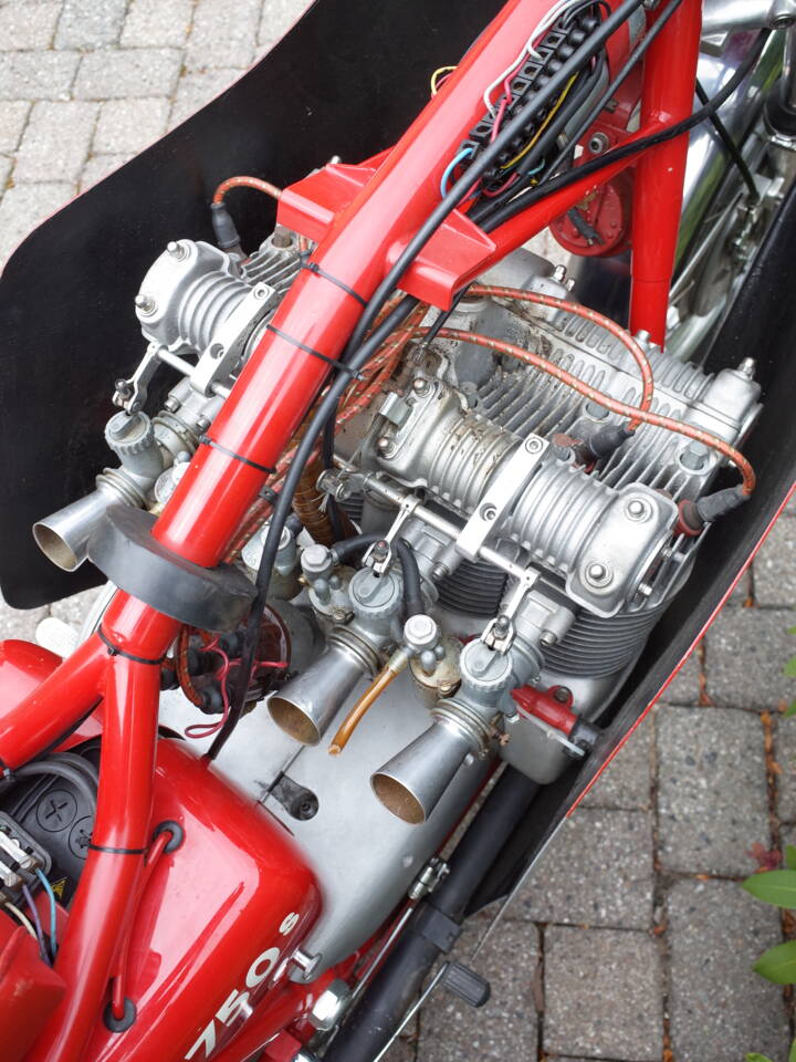 Immagine 34/36 di MV Agusta DUMMY (1972)