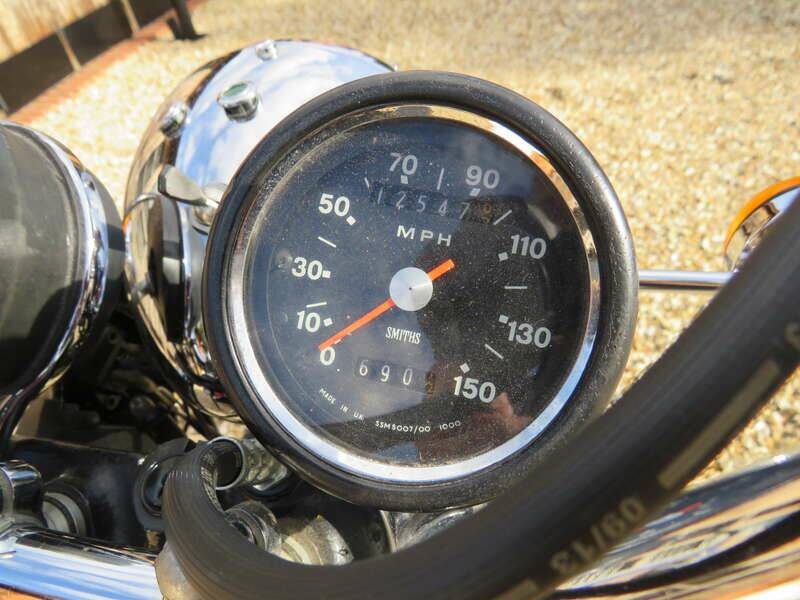 Image 11/44 of Triumph DUMMY (1976)