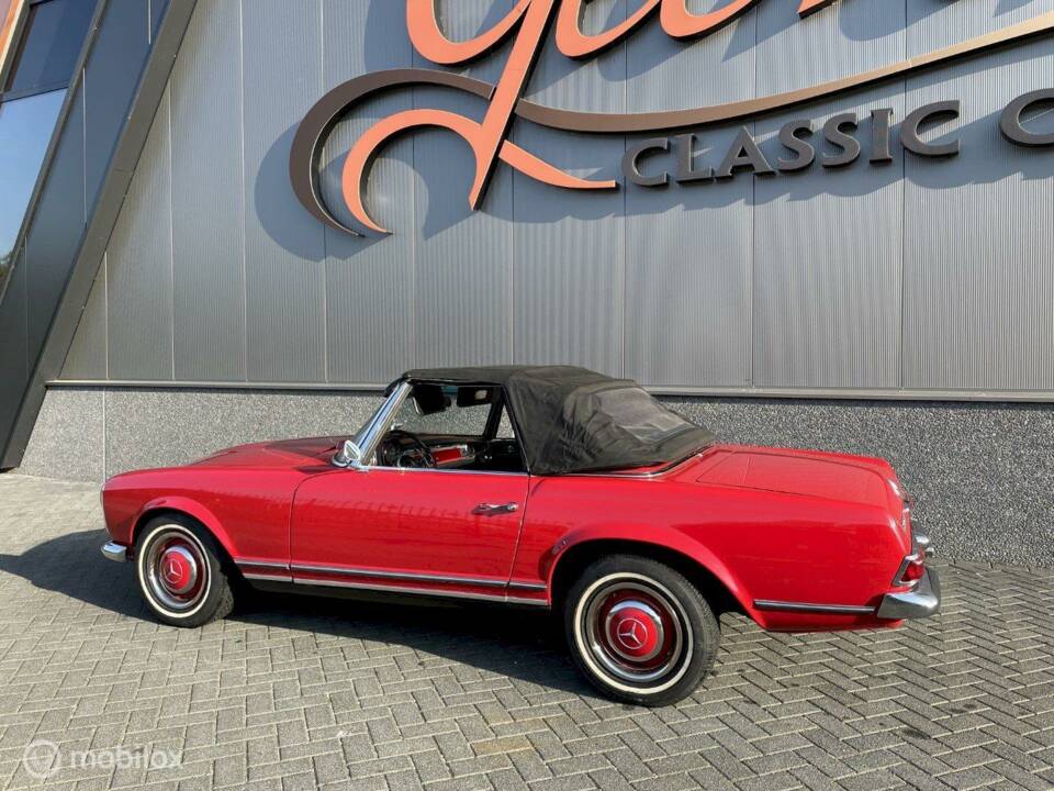 Image 7/8 of Mercedes-Benz 230 SL (1964)