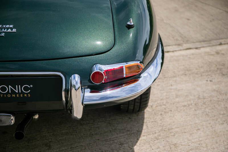 Image 35/36 de Jaguar E-Type (1967)