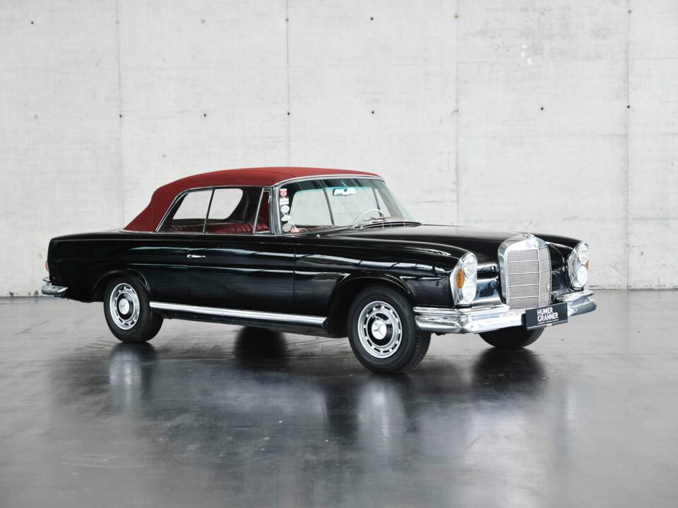 Image 8/50 of Mercedes-Benz 220 SE b (1962)