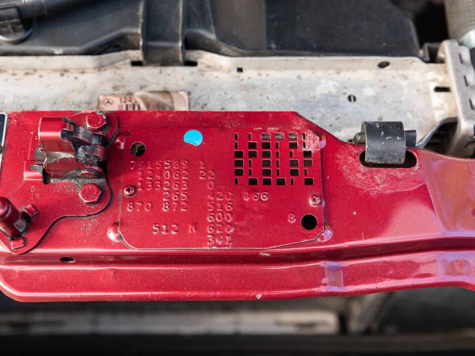 Bild 28/33 von Mercedes-Benz E 220 (1994)