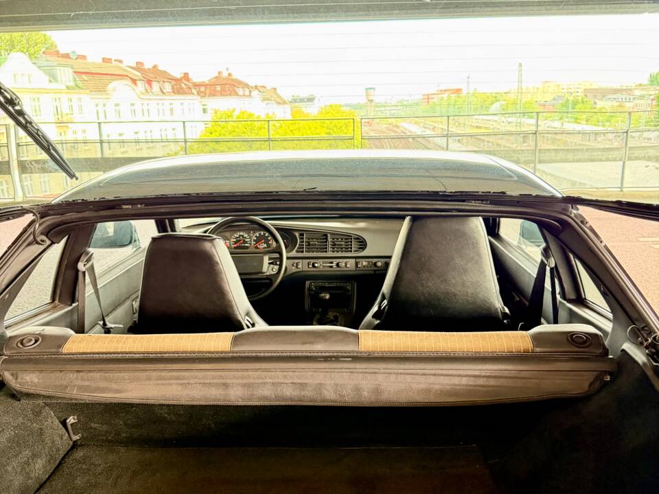 Image 15/18 of Porsche 944 (1986)