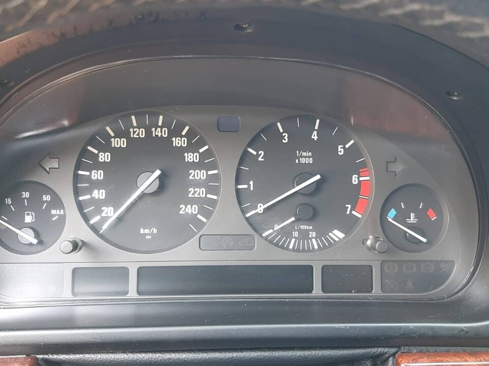 Image 3/8 of BMW 535i (1996)