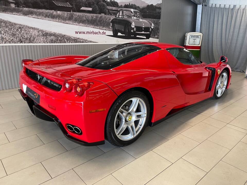Immagine 9/24 di Ferrari Enzo Ferrari (2004)