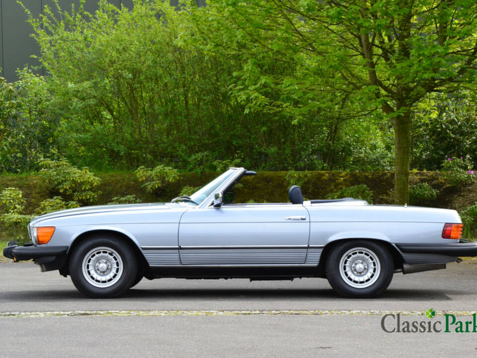 Image 2/50 of Mercedes-Benz 380 SL (1983)