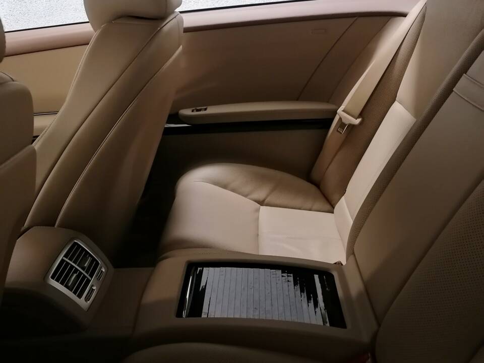 Image 21/26 of Mercedes-Benz CL 500 (2008)