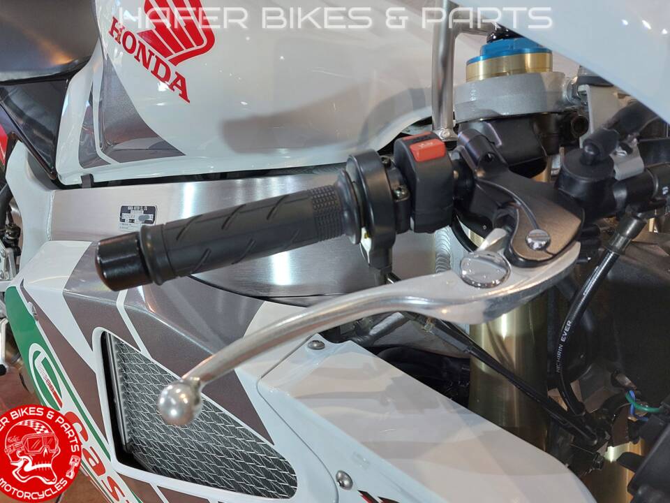 Image 22/44 of Honda VTR 1000 SP2 (2003)