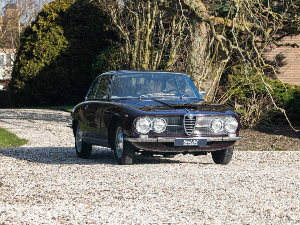 Bild 4/17 von Alfa Romeo 2600 Sprint (1963)