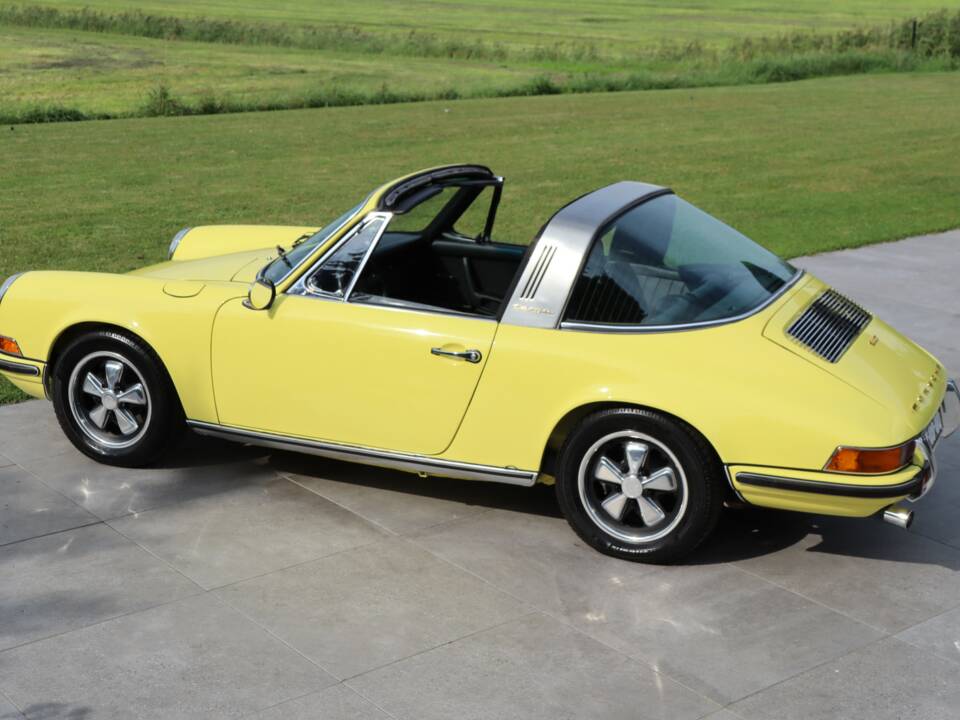 Image 34/50 of Porsche 911 2.2 T (1971)
