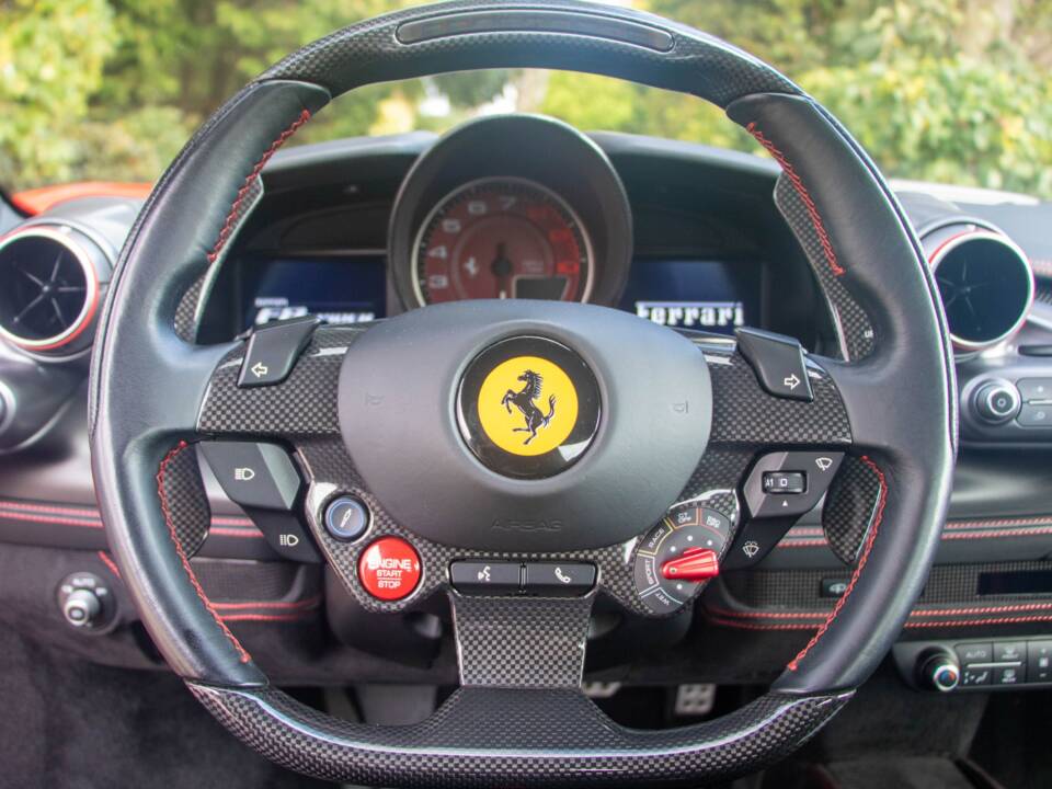 Bild 29/43 von Ferrari F8 Spider (2020)