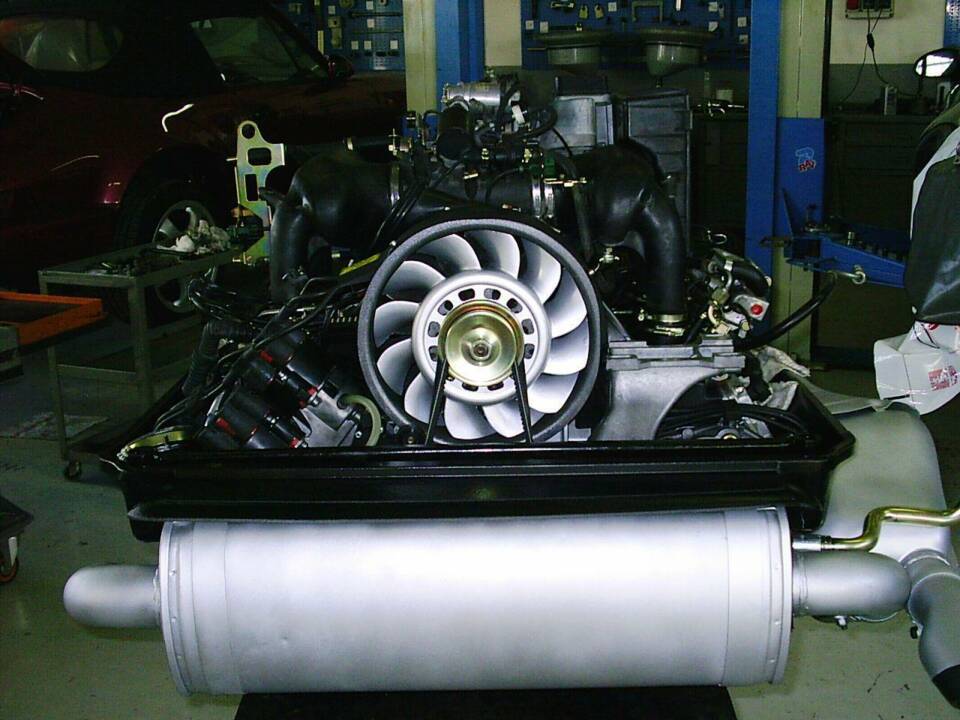 Image 41/42 of Porsche 911 Carrera 4 (1991)