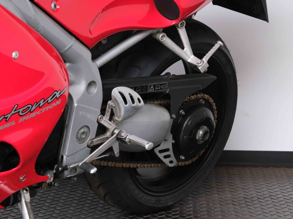 Image 36/66 of Triumph Daytona T595 (1998)