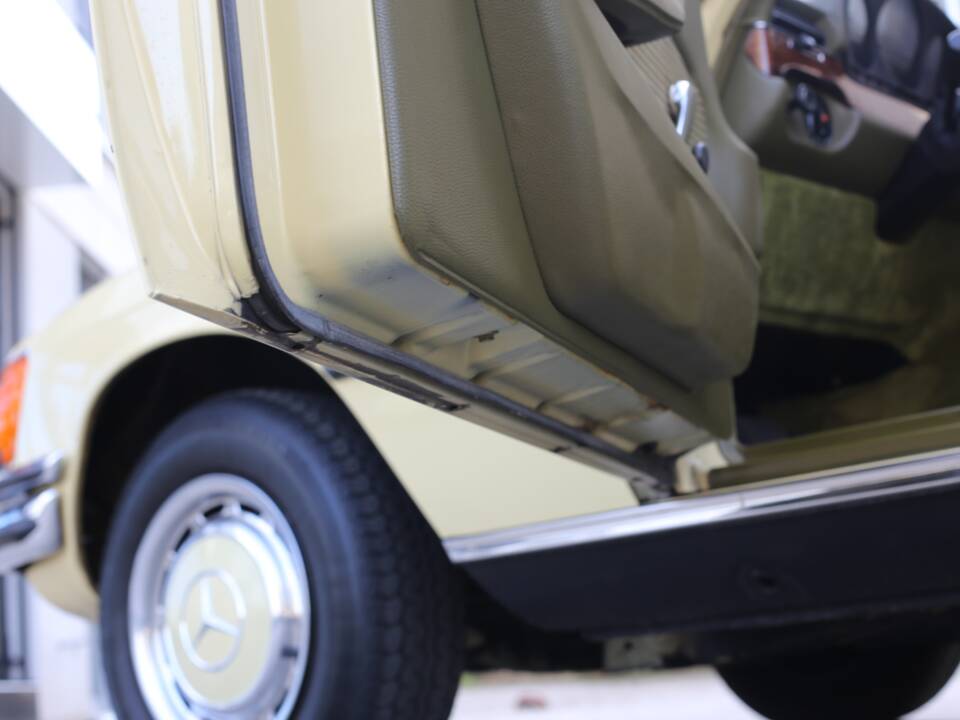 Bild 47/76 von Mercedes-Benz 280 SE (1977)