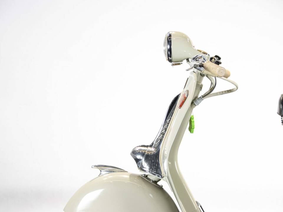 Bild 12/50 von Piaggio Vespa 150 "Struzzo" VL (1955)