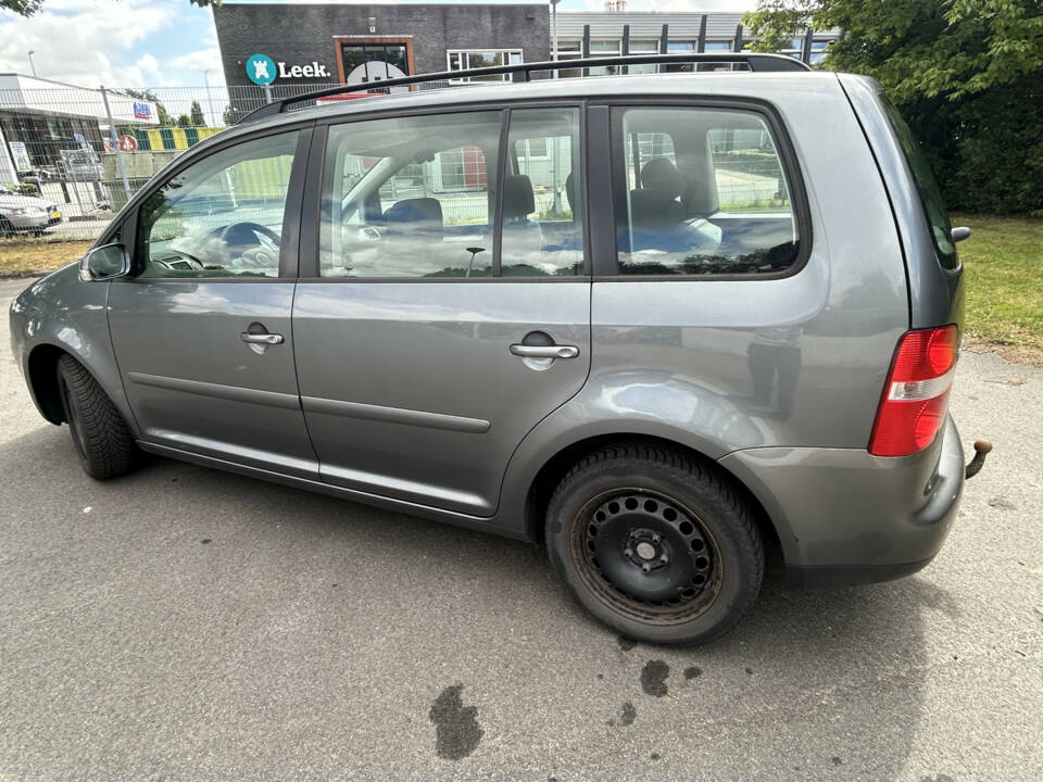 Image 4/25 of Volkswagen Touran 1.4 TSI (2004)
