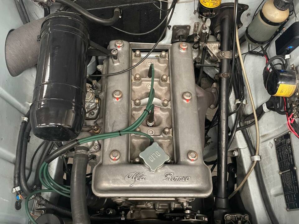 Image 13/14 of Alfa Romeo Giulietta TI (1963)