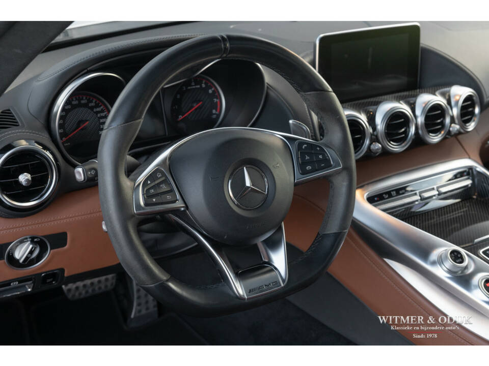 Image 13/43 of Mercedes-Benz C 63 S AMG (2015)
