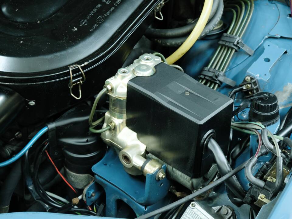 Bild 17/50 von Mercedes-Benz 280 SE (1983)